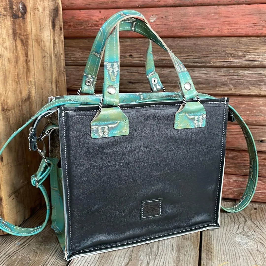 004 Minnie Pearl - Brindle w/ Margarita Skulls