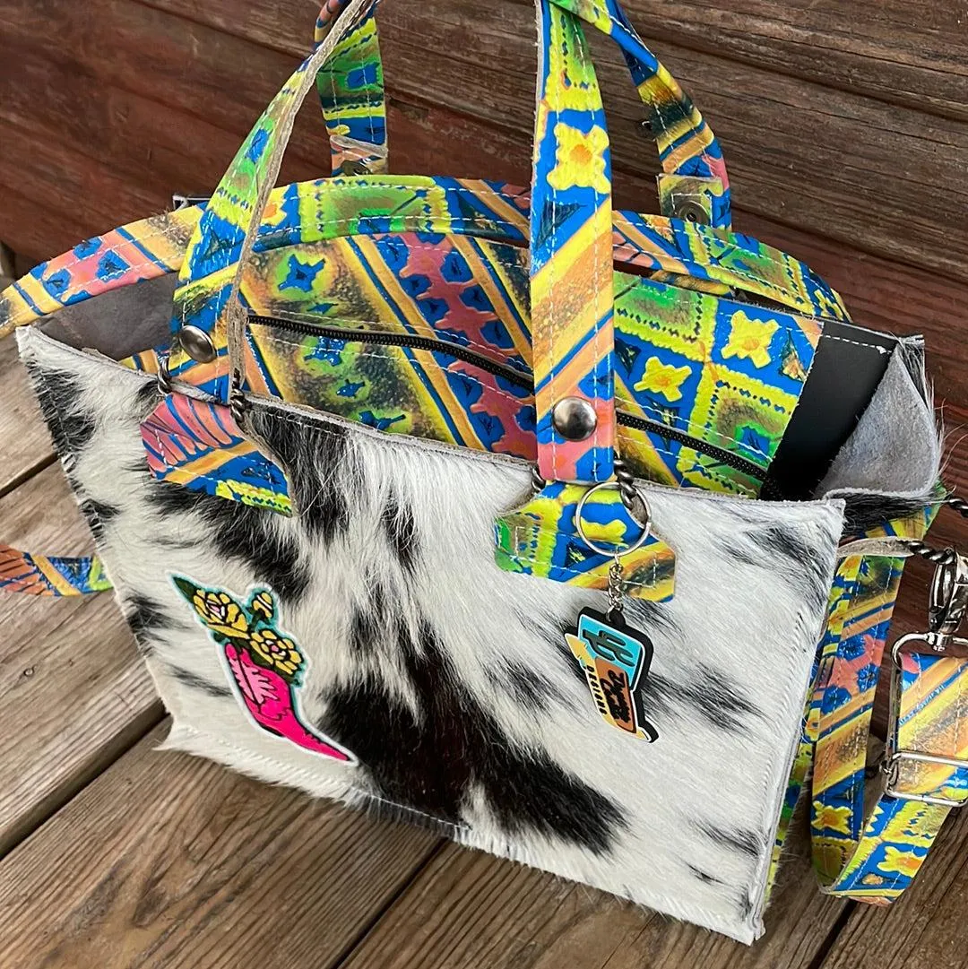 018 Minnie Pearl - Tricolor w/ Neon Trip Navajo