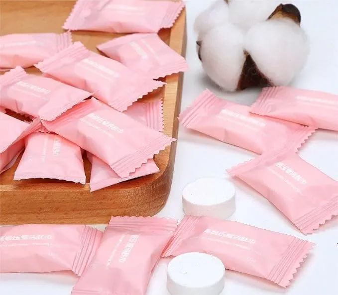 100PCS disposable compressed towel slices, compact travel towel for outdoor travel, camping, home, and simplified travel, ready to use, portable and independent packaging, white