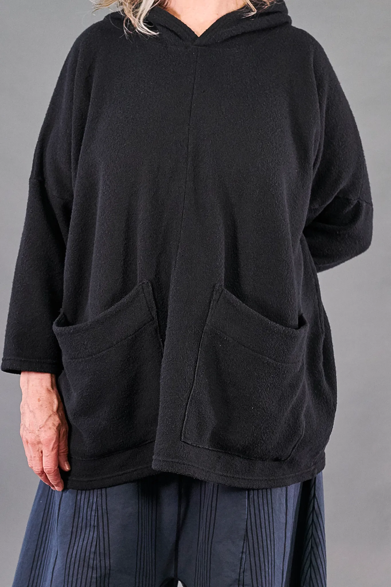 5271 Weekend Pullover-Black-U