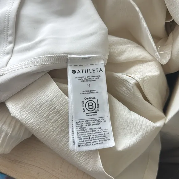Athleta Trekkie Skort Skirt Magnolia White NWT 16