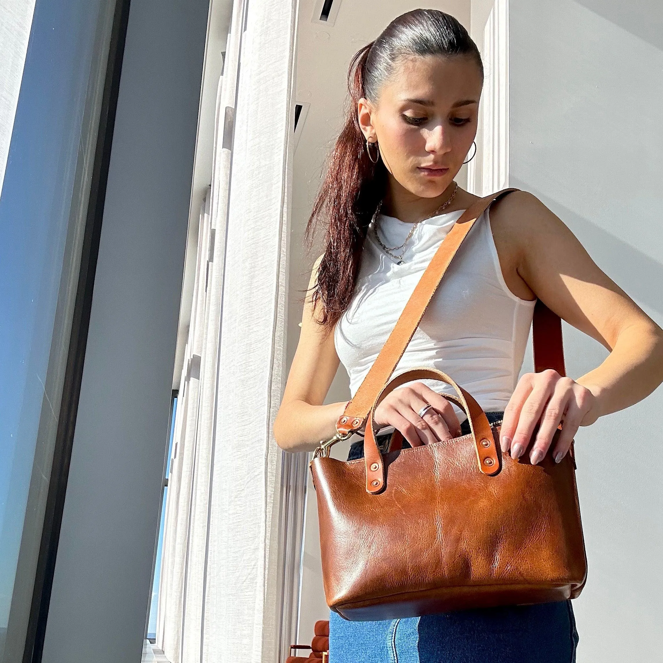 Bella Leather Crossbody Bag in Cognac