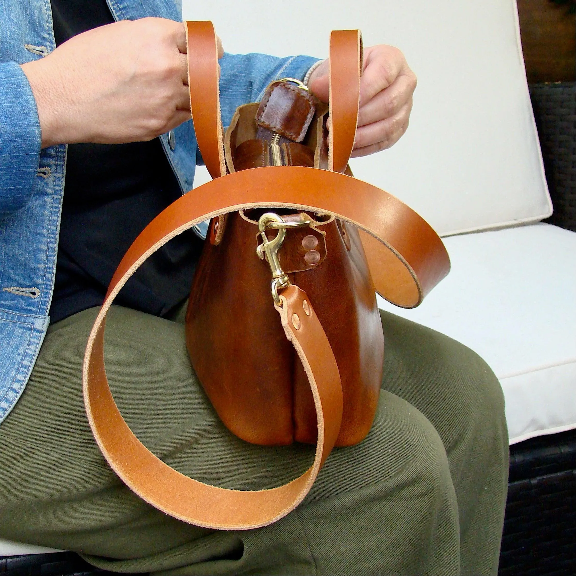 Bella Leather Crossbody Bag in Cognac