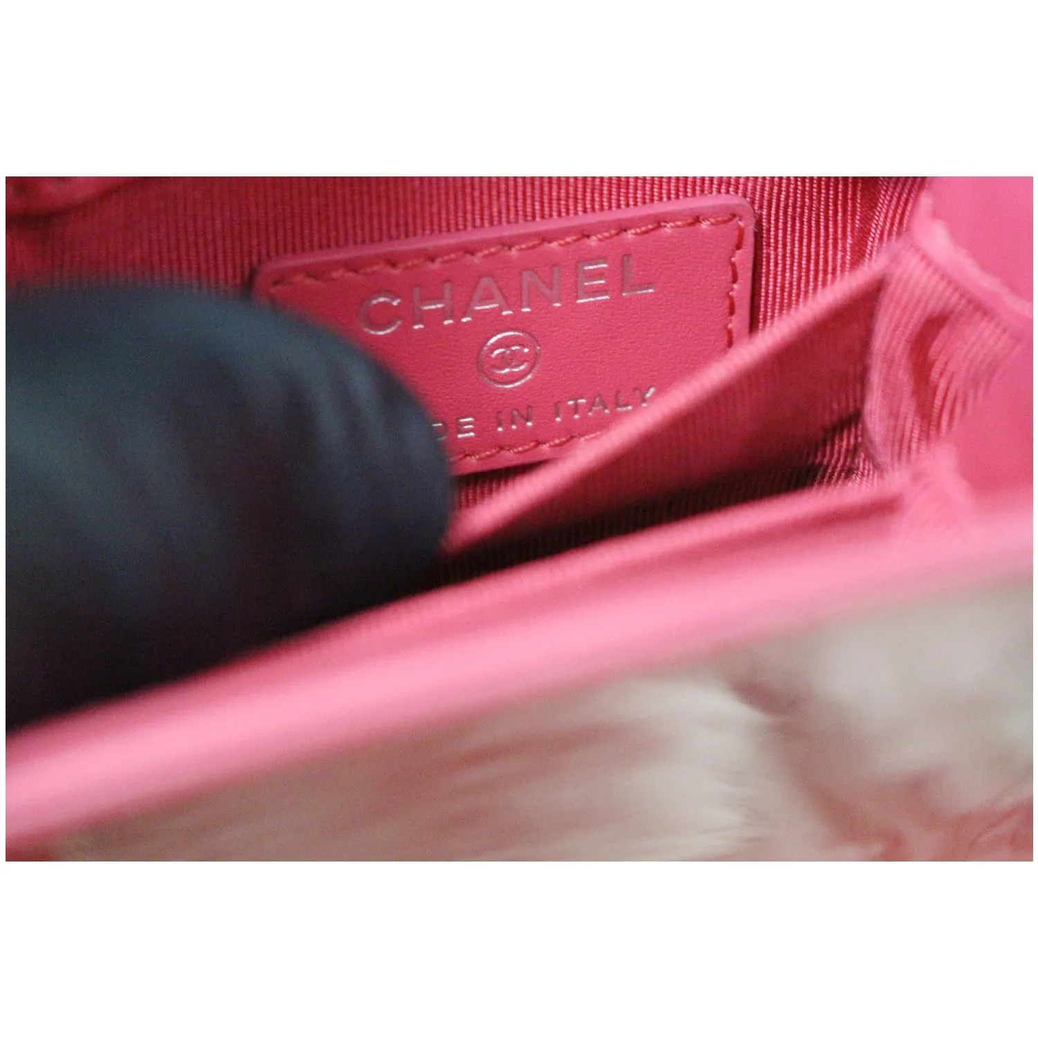 CHANEL O-Phone Holder Patent Leather Crossbody Bag Red - 15% OFF