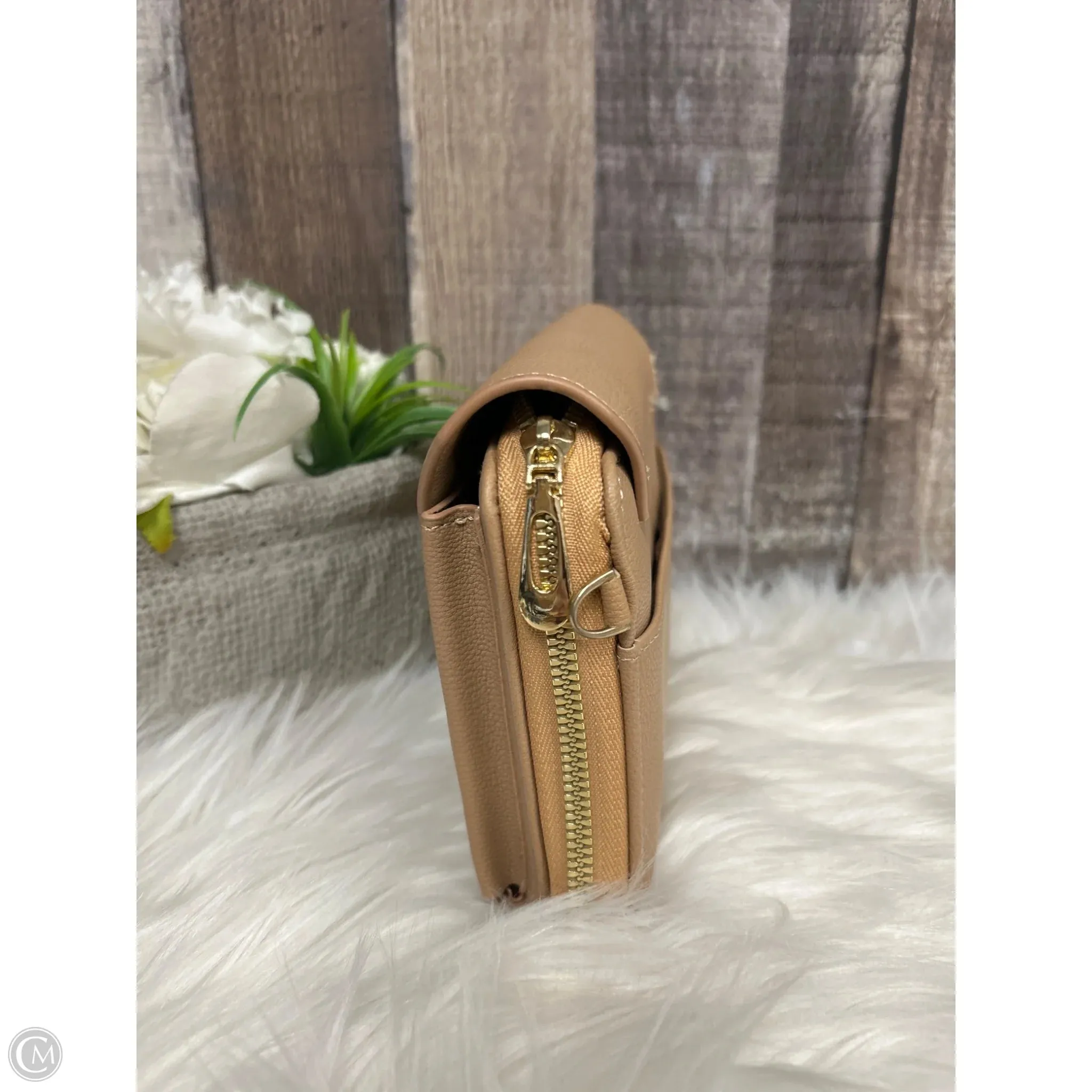 Crossbody By Cmf, Size: Small