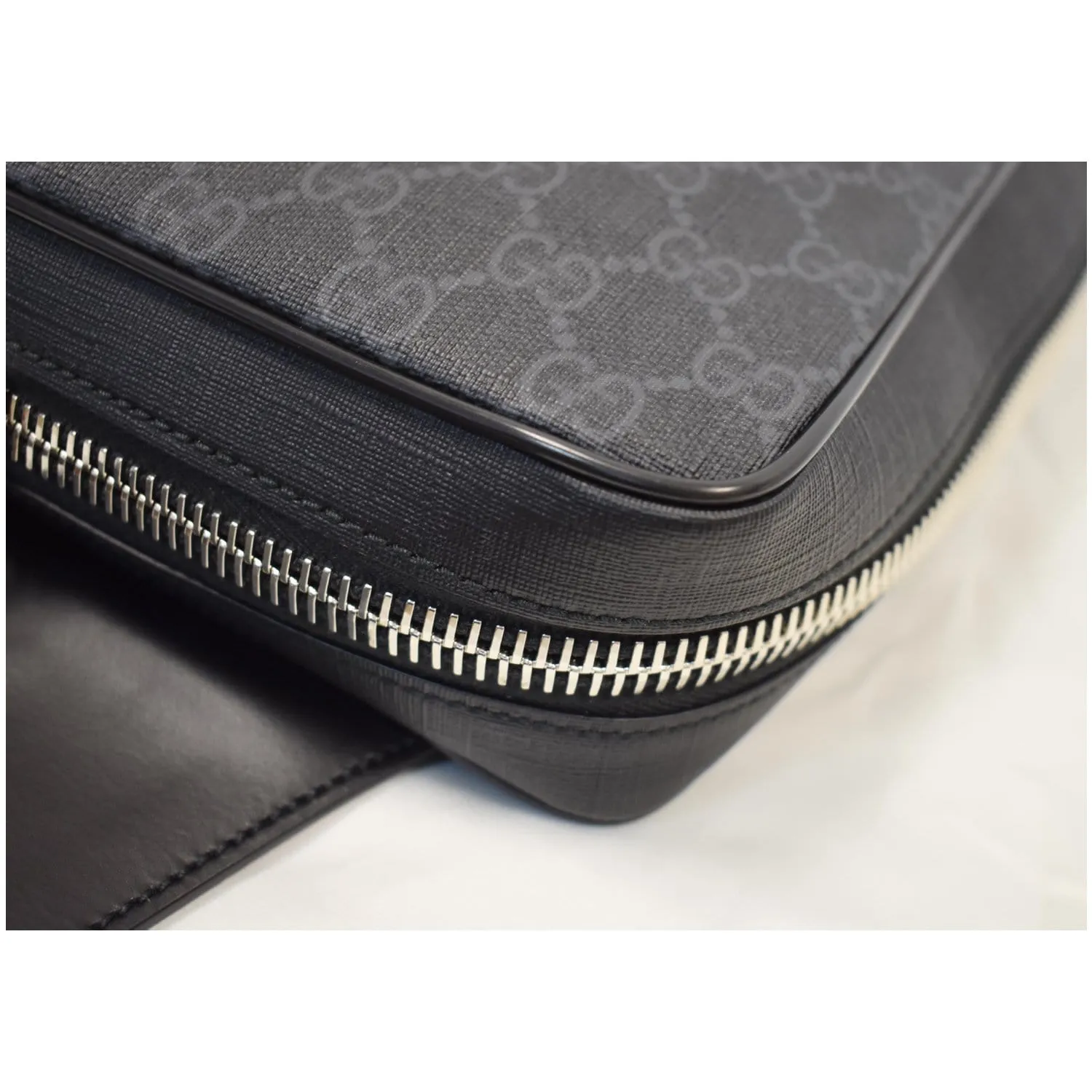 GUCCI GG Supreme Canvas Belt Bag Black 478325