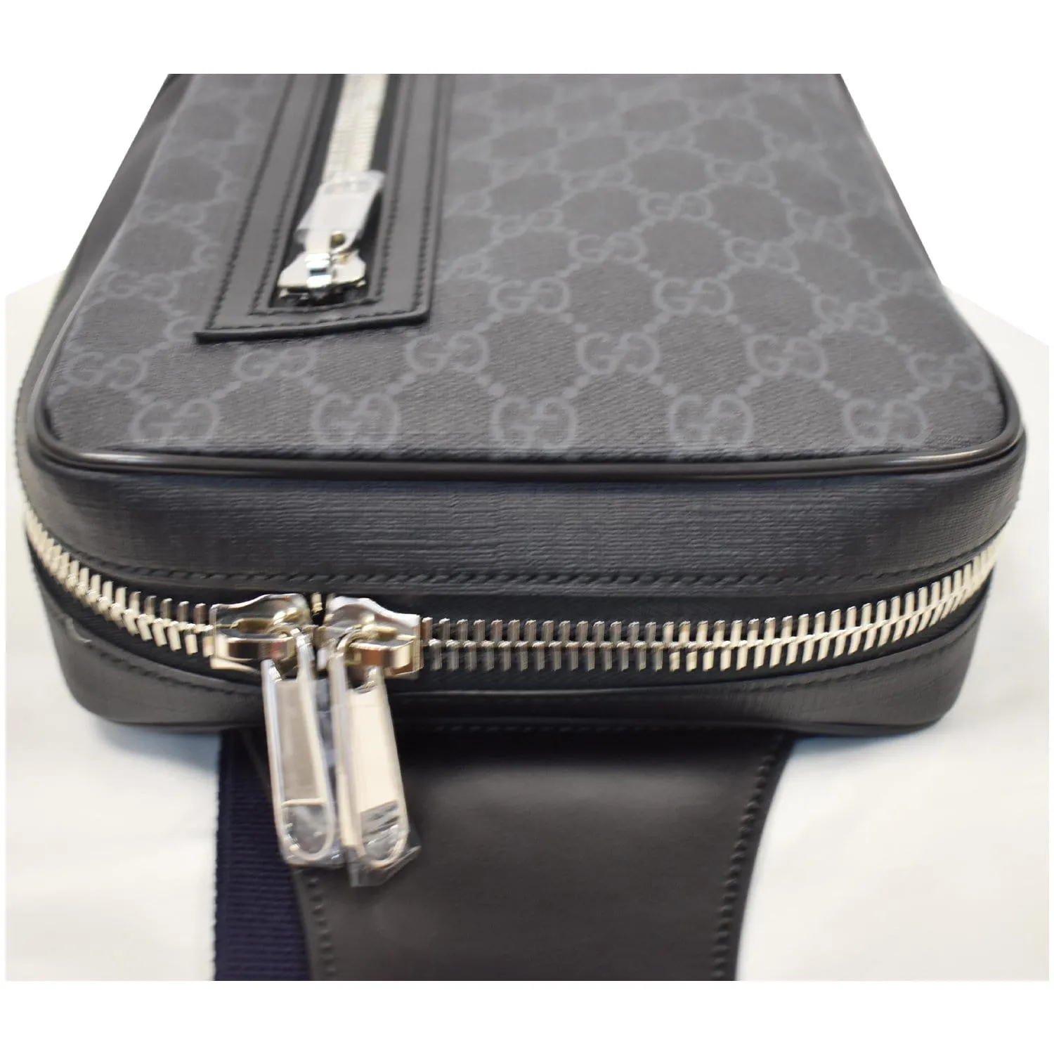 GUCCI GG Supreme Canvas Belt Bag Black 478325