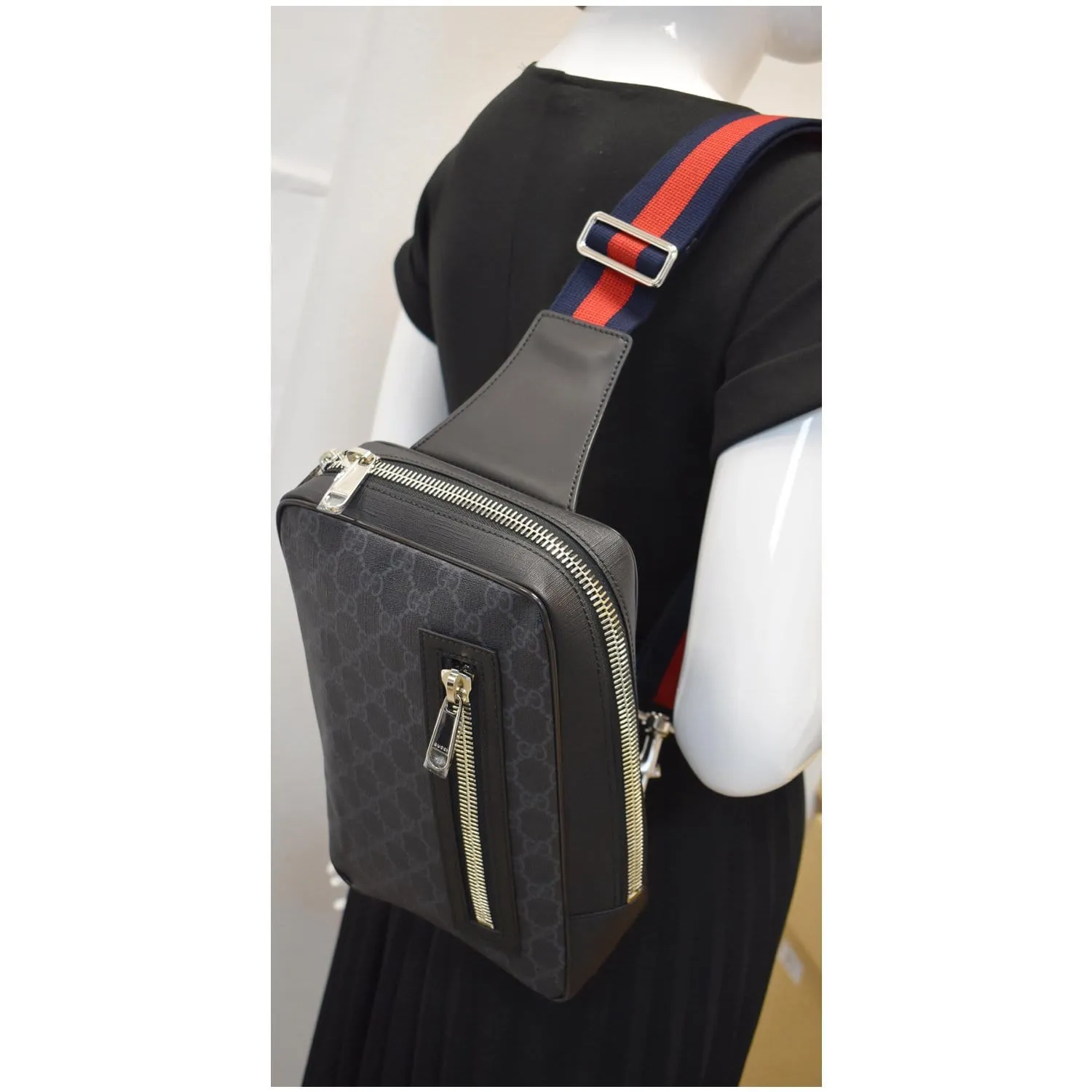 GUCCI GG Supreme Canvas Belt Bag Black 478325