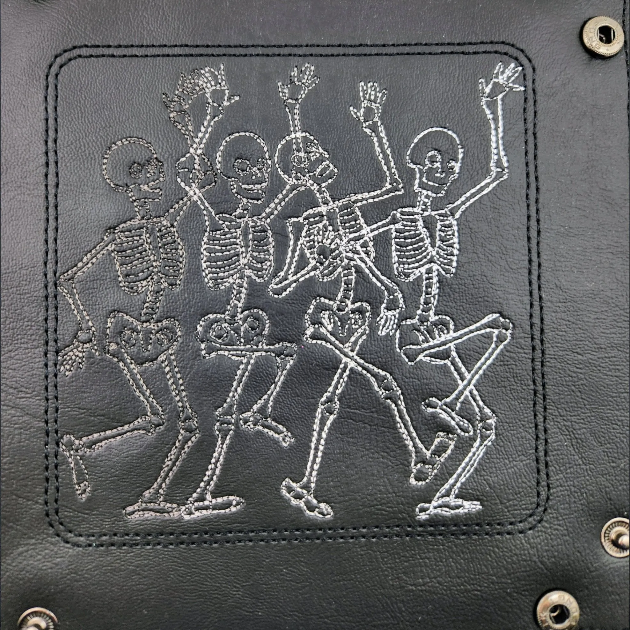 Happy dancing gradient skeletons dice tray