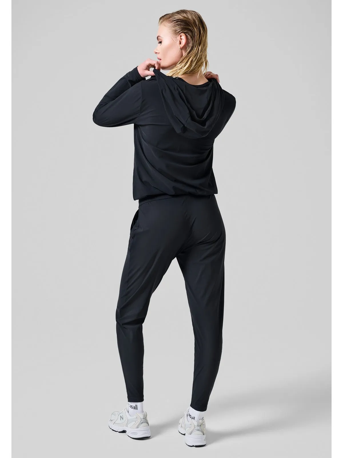 Kombinezon damski CASALL Weekend Jumpsuit czarny
