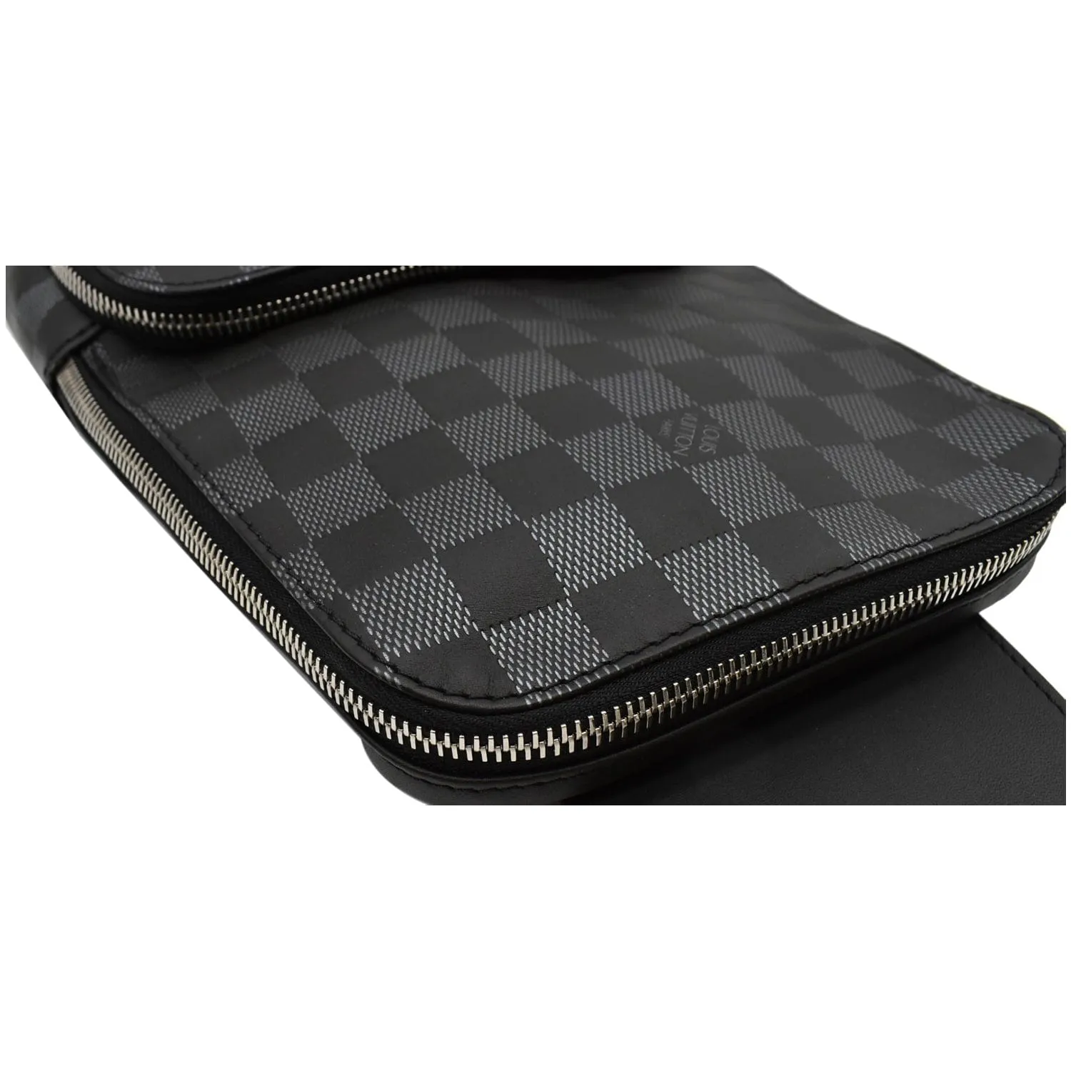 LOUIS VUITTON Avenue Sling Damier Graphite Crossbody Bag Black - 15% OFF