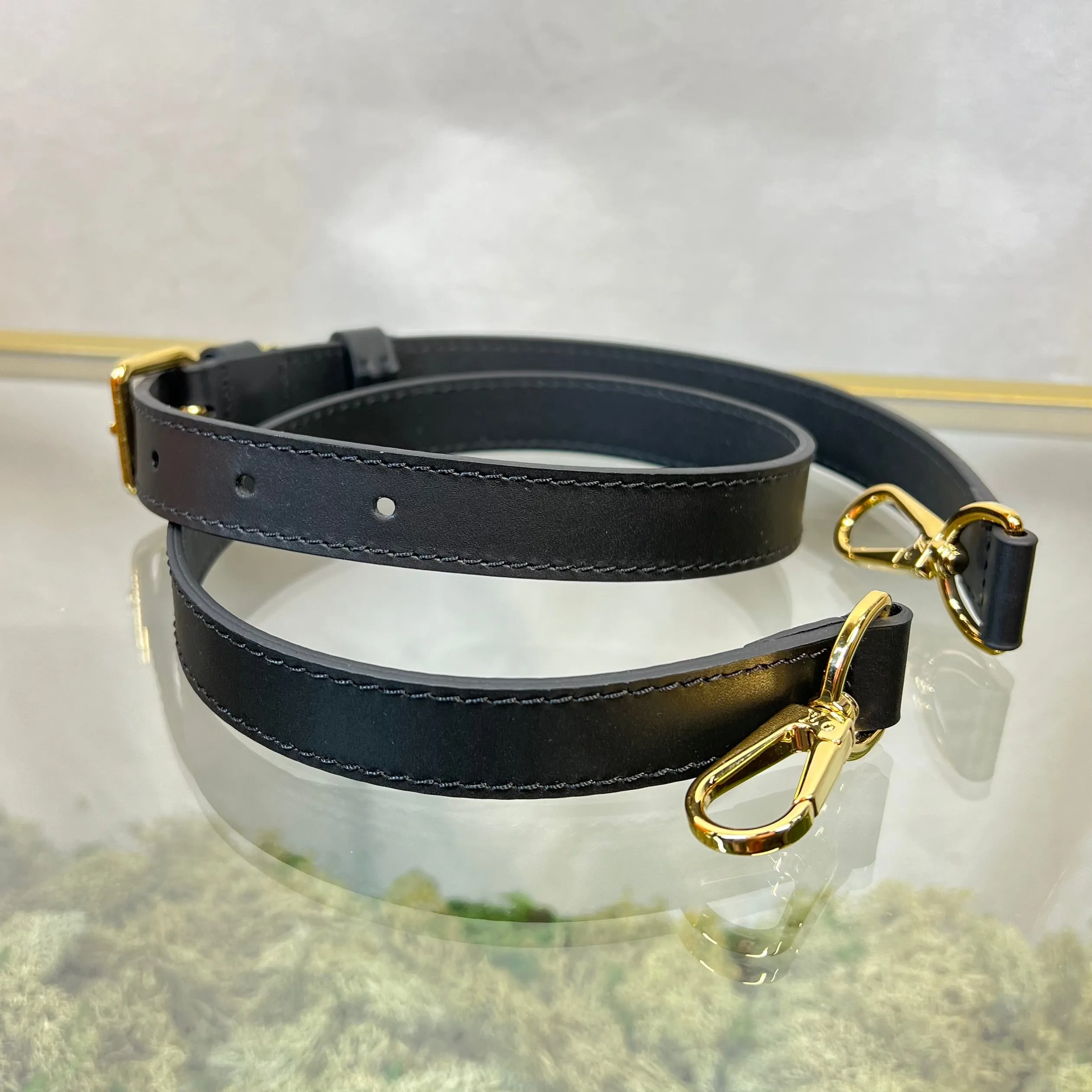 LOUIS VUITTON Bandouliere Black Leather Strap