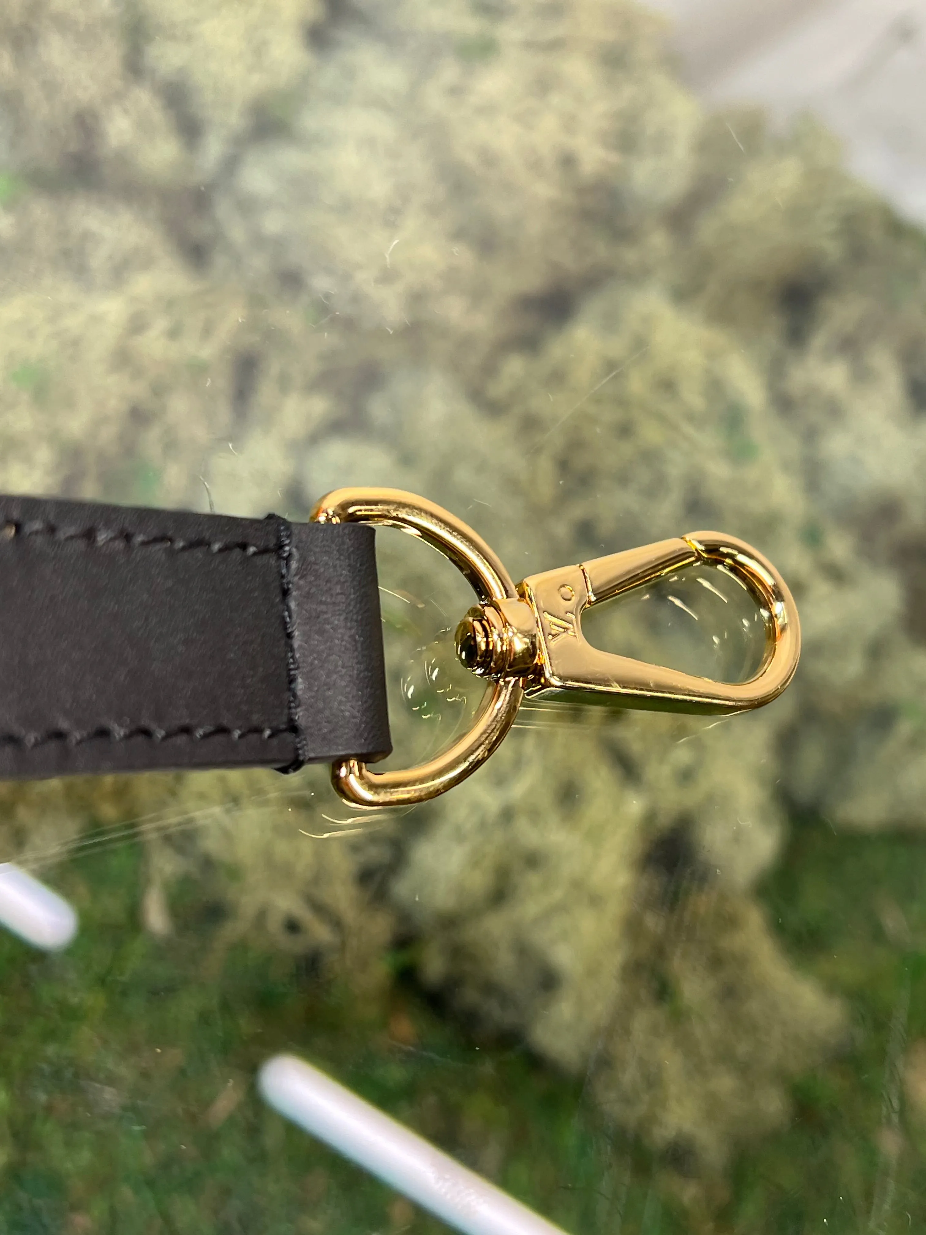 LOUIS VUITTON Bandouliere Black Leather Strap