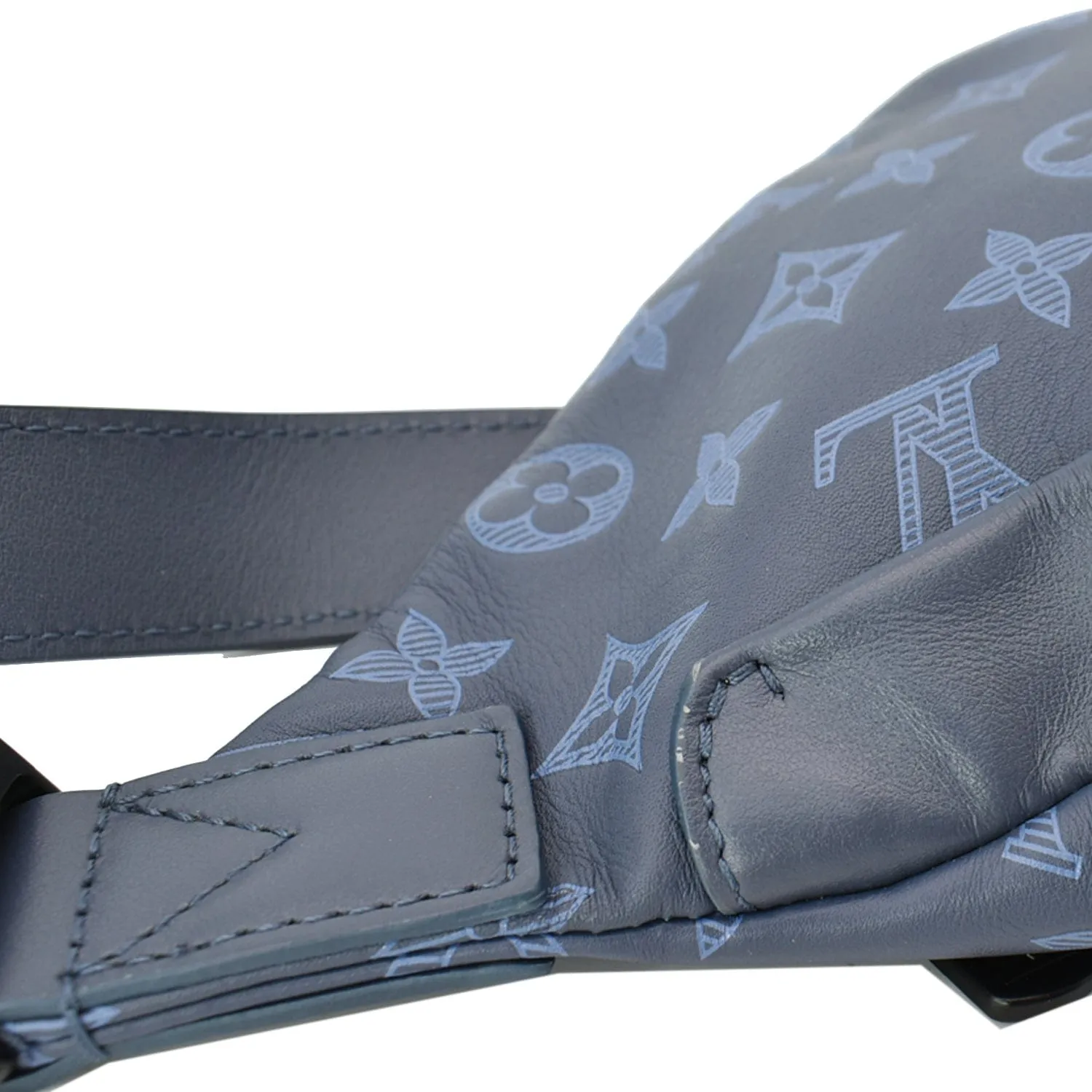 LOUIS VUITTON Discovery Monogram Shadow Leather Bumbag Navy Blue