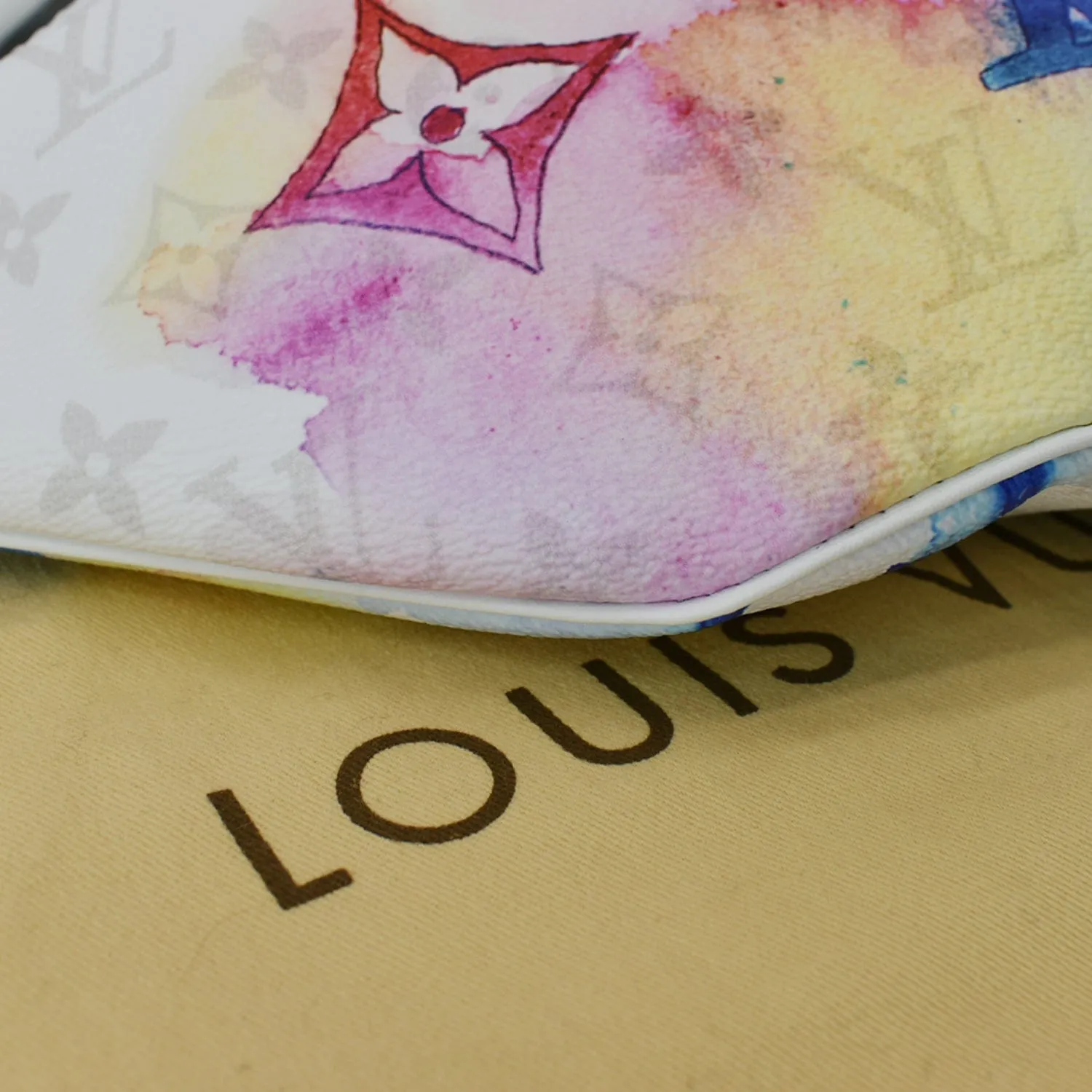 LOUIS VUITTON Discovery Monogram Watercolor Bumbag Multicolor
