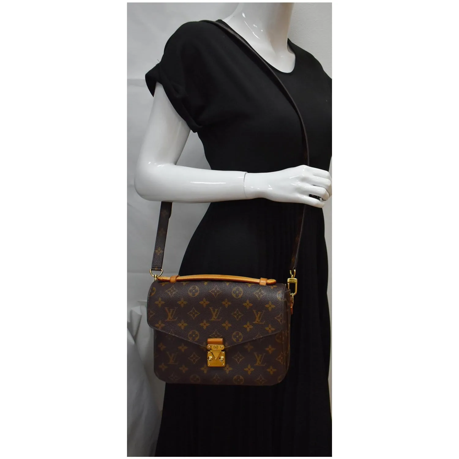 LOUIS VUITTON Metis Pochette Monogram Canvas Crossbody Bag Brown