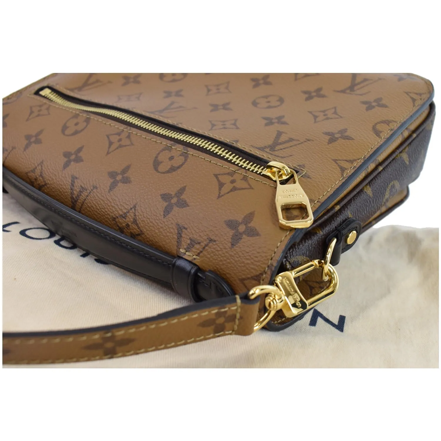 LOUIS VUITTON Metis Pochette Reverse Monogram Canvas Crossbody Bag Brown