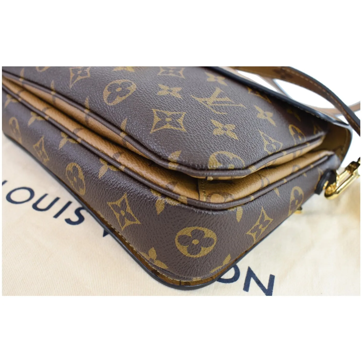 LOUIS VUITTON Metis Pochette Reverse Monogram Canvas Crossbody Bag Brown