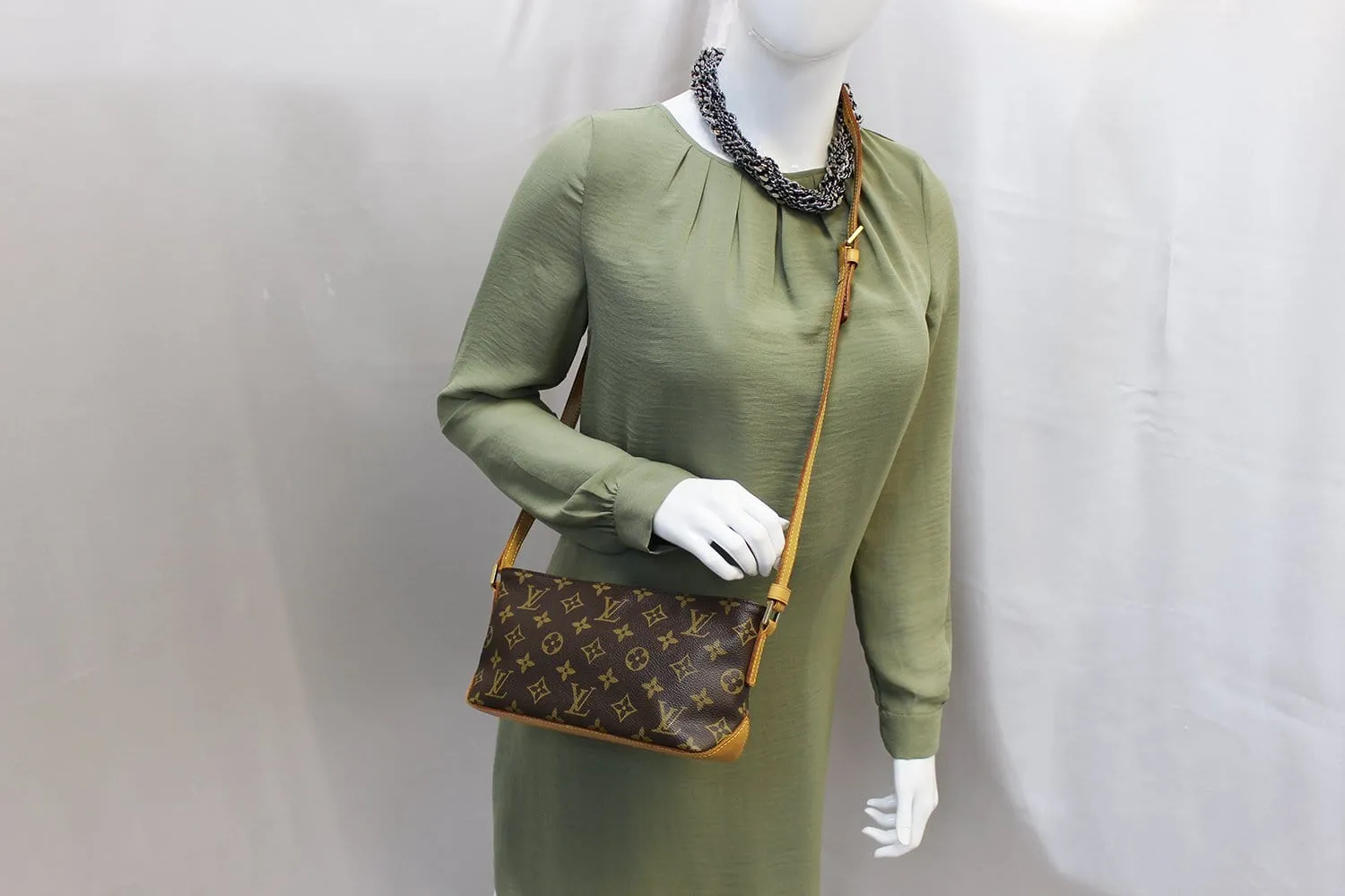 LOUIS VUITTON Monogram Canvas Trotteur Crossbody Bag