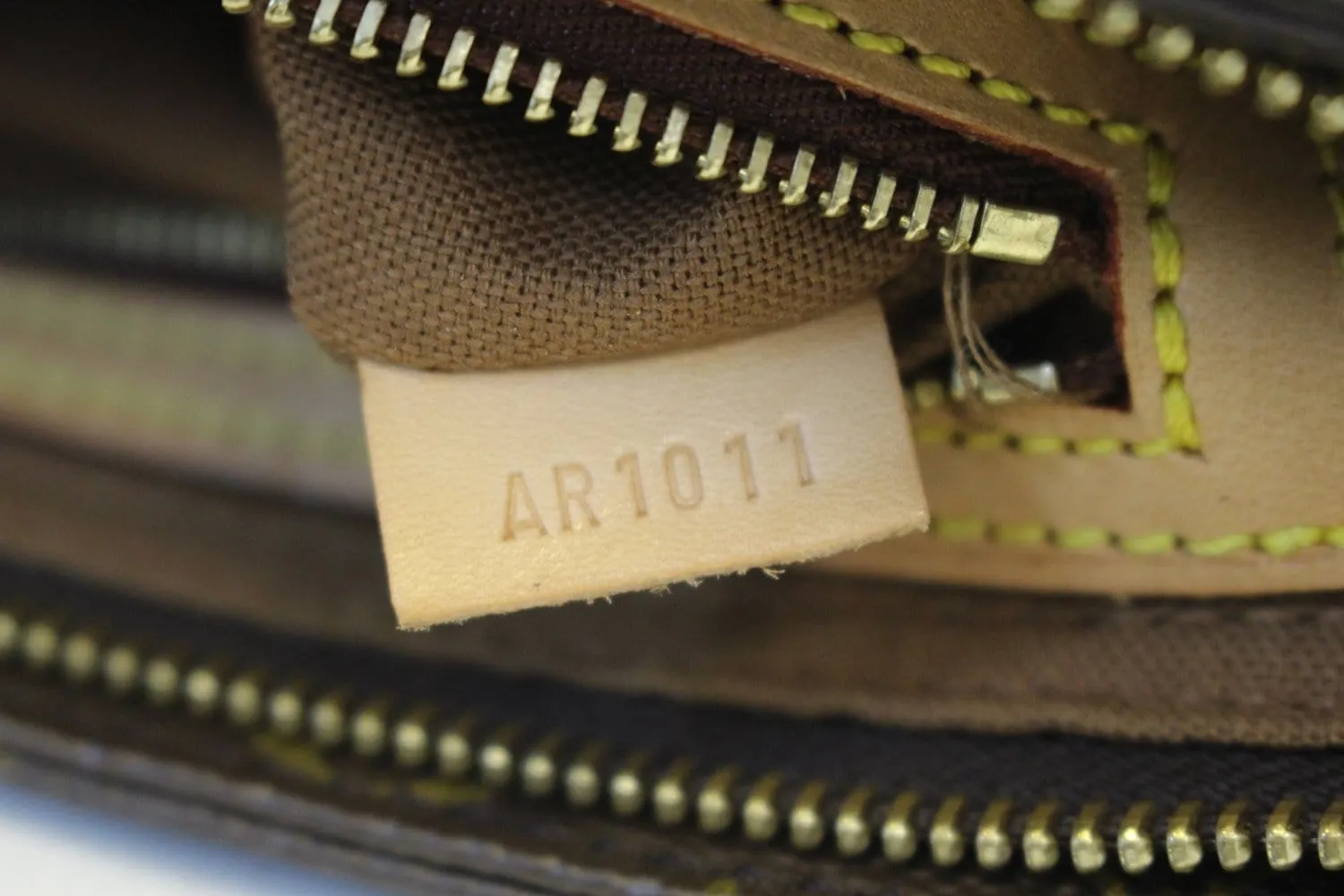 LOUIS VUITTON Monogram Trotteur Crossbody Bag
