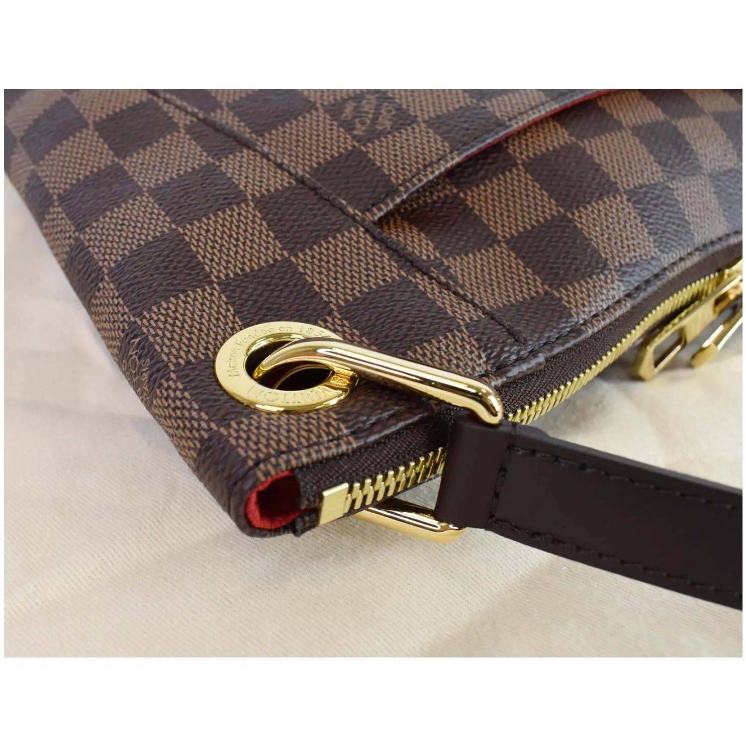 LOUIS VUITTON South Bank Besace Damier Ebene Crossbody Bag Brown