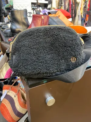 LuluLemon Black Sherpa Belt Bag