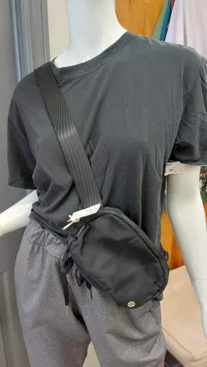 Lululemon Everywhere Belt Bag