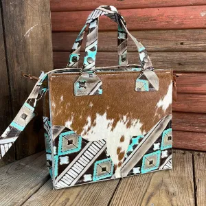 Minnie Pearl - Longhorn w/ Cocoa Navajo