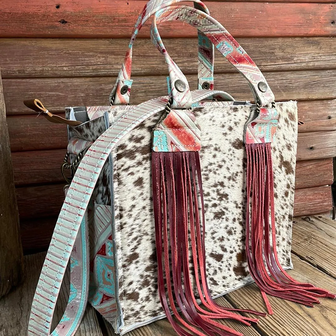 Minnie Pearl - Longhorn w/ Fiesta Navajo
