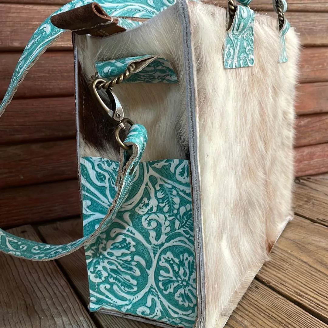Minnie Pearl - Longhorn w/ Turquoise Sand Tool