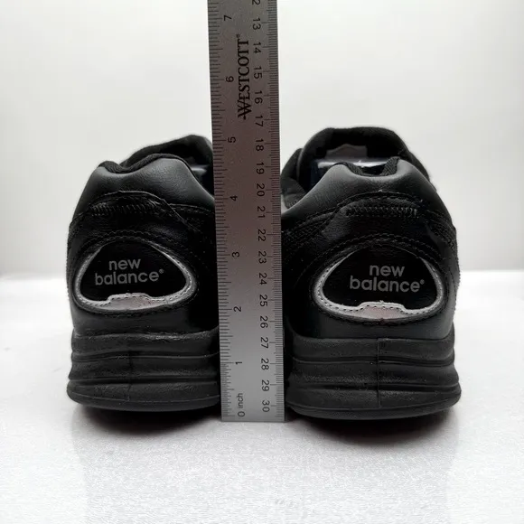 New Balance Sz 11.5W Men's 577 V1 Hook and Loop Walking Shoe MW577VK in Black