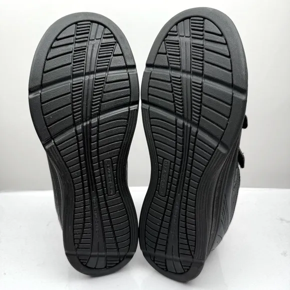 New Balance Sz 11.5W Men's 577 V1 Hook and Loop Walking Shoe MW577VK in Black