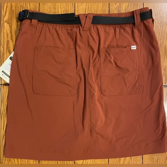 NWT Duluth Trading Co Heirloom Gardening Skort w/belt bag, size large, henna
