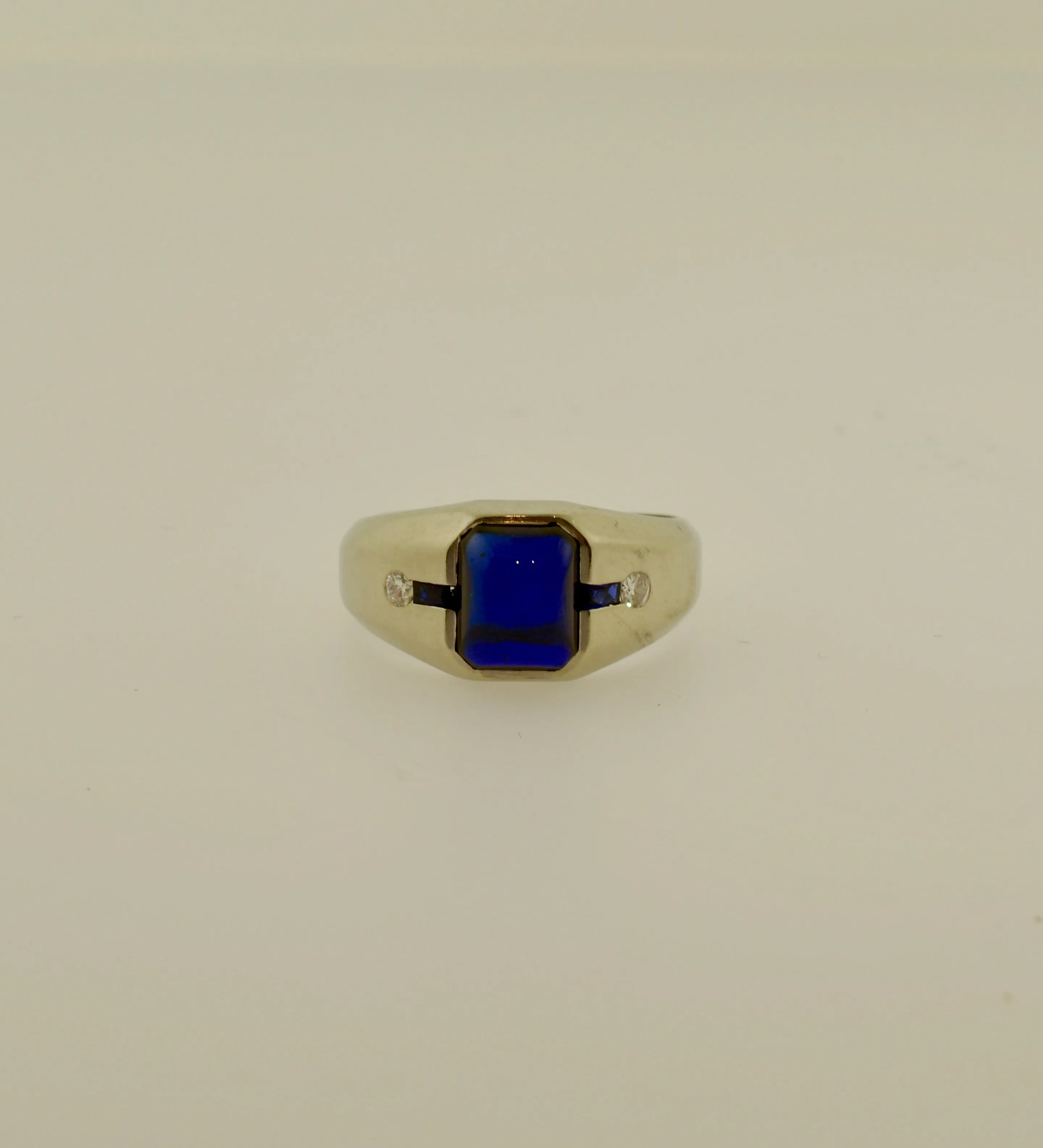 Sugarloaf Cabochon Sapphire and Diamond White Gold Ring