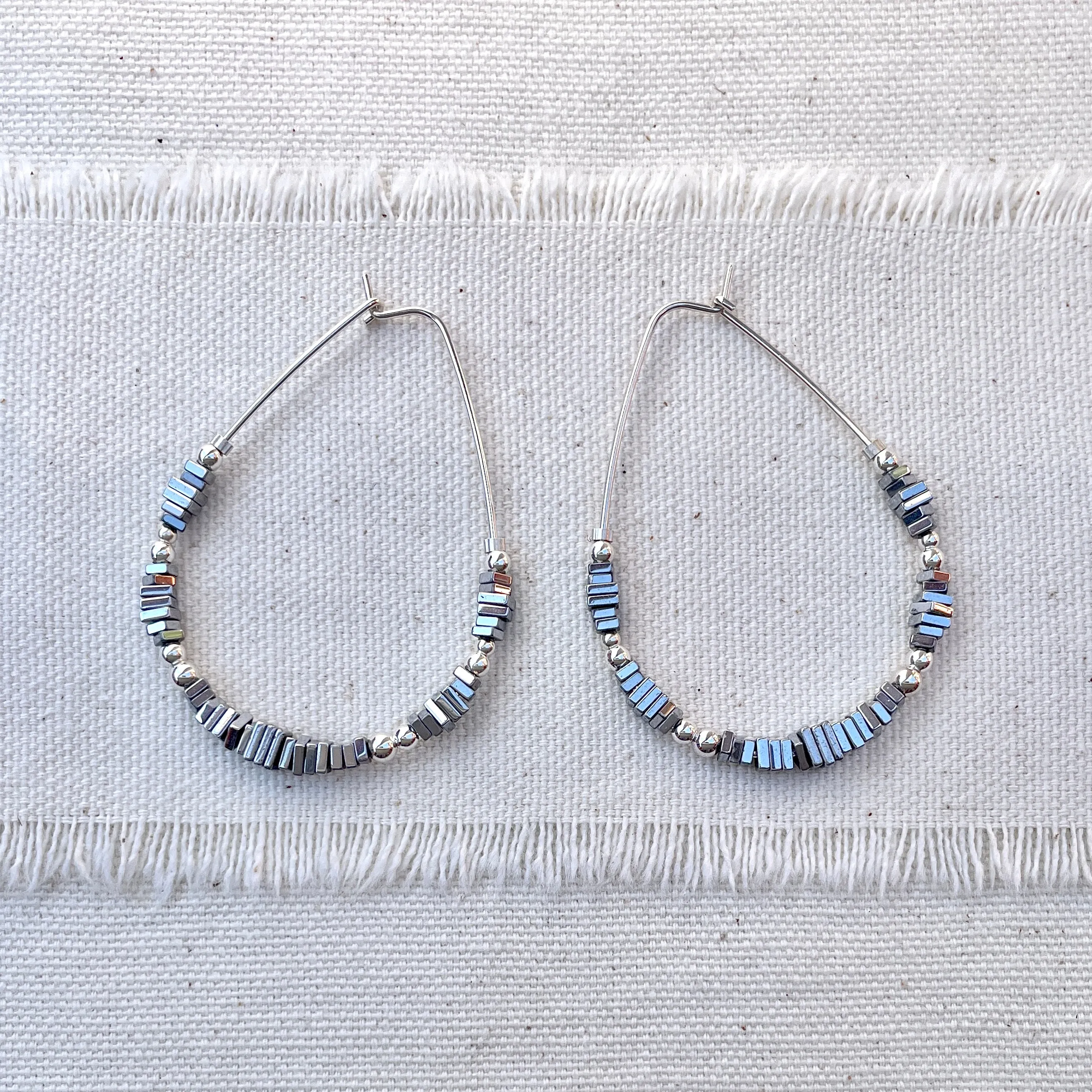 TESSÉRA Ovaline Bead Hoops