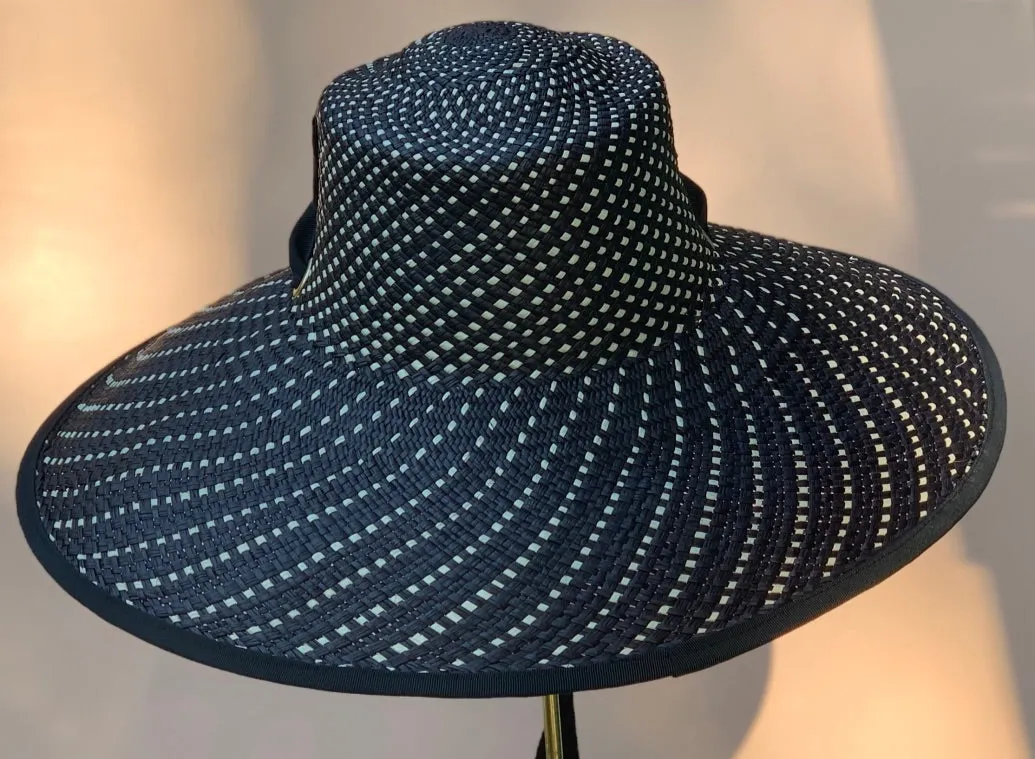 The Edie Sun Hat in Black