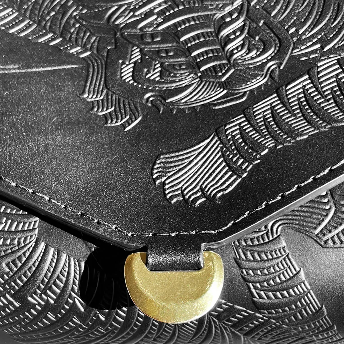The King Sidestep Envelope Crossbody