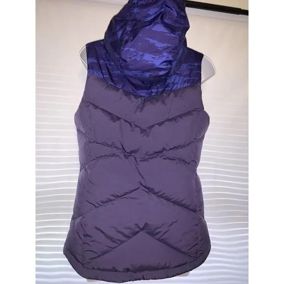 The North Face 550 Hooded Puffer Vest Purple Size Small