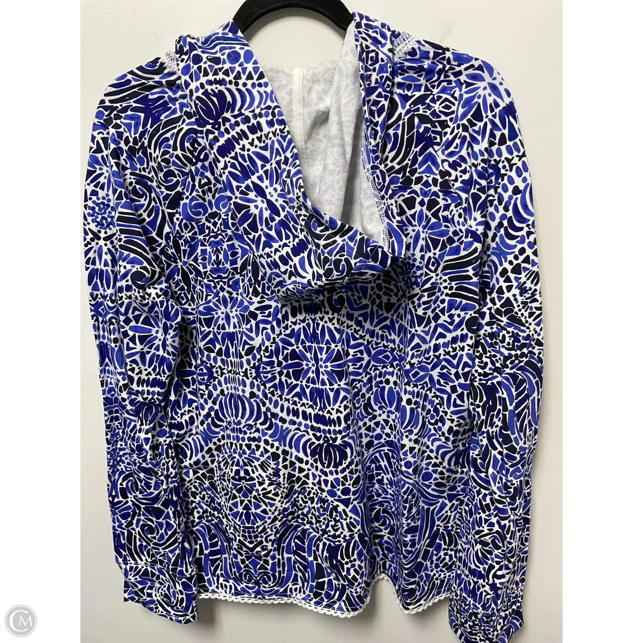 Top Long Sleeve Designer By Lilly Pulitzer In Blue & White, Size: L